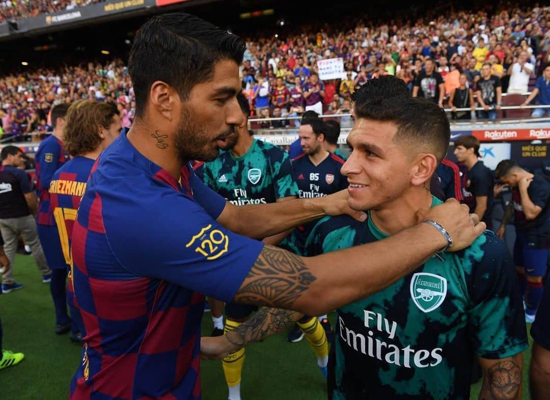 ルーカス・トレイラさんのインスタグラム写真 - (ルーカス・トレイラInstagram)「La felicidad de un niño que hoy disfruta de sus ídolo 👏🏻❤️⚽️ @luissuarez9 🤝🇺🇾🇺🇾」8月5日 20時14分 - ltorreira34