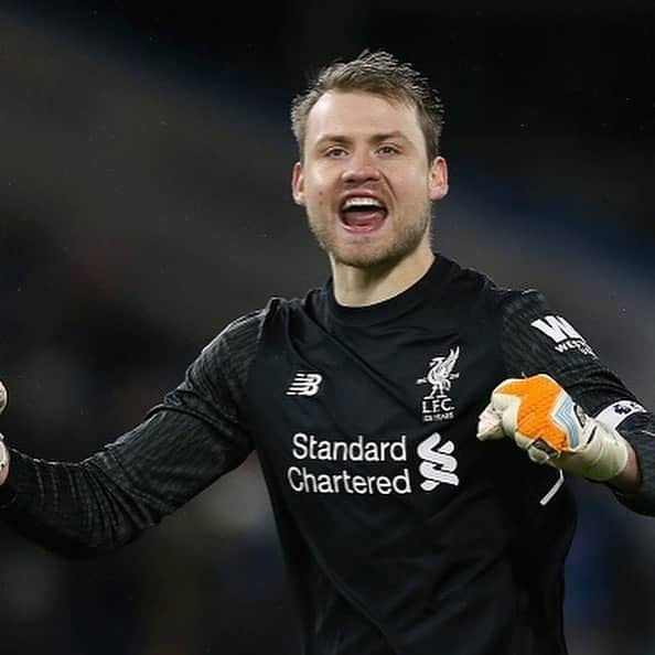 シモン・ミニョレさんのインスタグラム写真 - (シモン・ミニョレInstagram)「Six memorable years as a Red #YNWA」8月5日 20時26分 - 22mignolet22