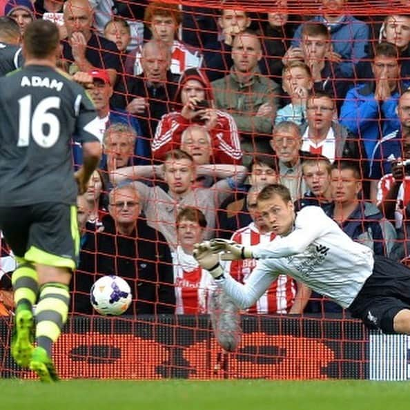 シモン・ミニョレさんのインスタグラム写真 - (シモン・ミニョレInstagram)「Six memorable years as a Red #YNWA」8月5日 20時26分 - 22mignolet22