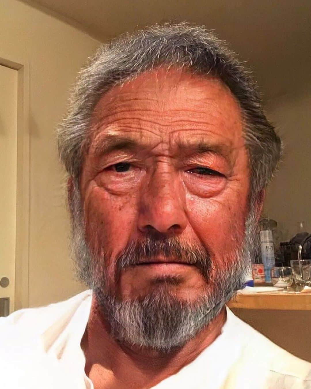 leo7000のインスタグラム：「老けたな俺👴🏽✌🏻 皆んなは老け顔アプリ試した？」
