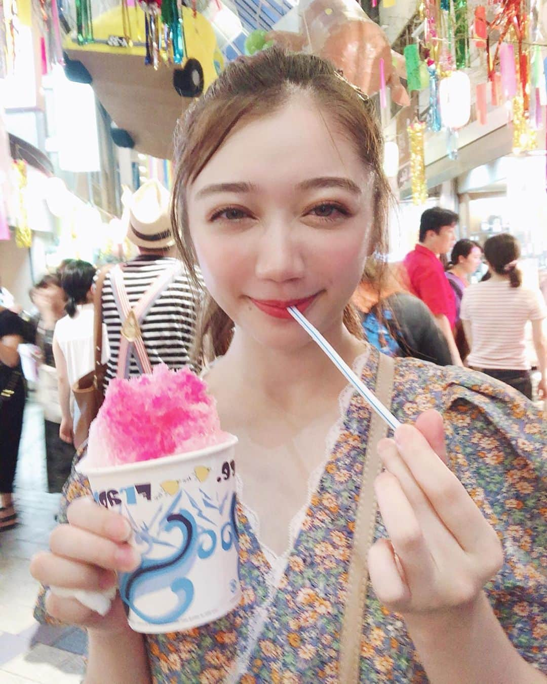 小澤しぇいんさんのインスタグラム写真 - (小澤しぇいんInstagram)「お祭り最高🏮🍧 ワンピースとバッグは @emmyofficial.jp のだよ🦋」8月5日 11時54分 - 1217_shane