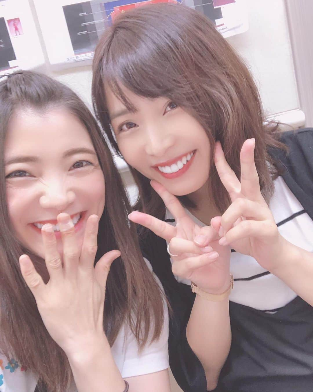 加藤雅美さんのインスタグラム写真 - (加藤雅美Instagram)「. 先日元SDN48の大好きな仲間💖 かず(@kazue.akita )から 結婚祝いをいただきました🙏💕 . メンバー多くて大変なのに💦 本当にありがとう😢😢😢💖 . 旦那さんと使ってねってめっちゃ可愛くて ふわふわな肌触りが気持ち良い膝掛け♥︎⍤⃝ . 最近クーラーが効きすぎるところに行くと 膝掛けがほしいなってちょうど思っていたから 本当にありがたいです🙌💖 赤ちゃんが生まれたら寒い時期には 赤ちゃんにもかけてあげられるよって🥰 . ３枚目のくまモンのベビーソックスは きっちゃん(@megu813 )から🙌💖 . ちっちゃくてめっちゃ可愛いー🐻❤️ 履かせるのが楽しみです🥰 . 2人ともお気遣いを本当に ありがとうございました🙏💕 . 最近暑くなってきて ちょっと近所のスーパーへ行くだけでも 汗だくになっちゃいます💦💦💦 みなさん、たくさん水分摂って 熱中症に気を付けてくださいね❣️ . have a nice day😘 . #SDN48 #穐田和恵  #今吉めぐみ #加藤雅美 #結婚祝い #ジェラートピケ #膝掛け #くまモン #ベビーソックス #ありがとう #❤️」8月5日 12時01分 - mamikato97