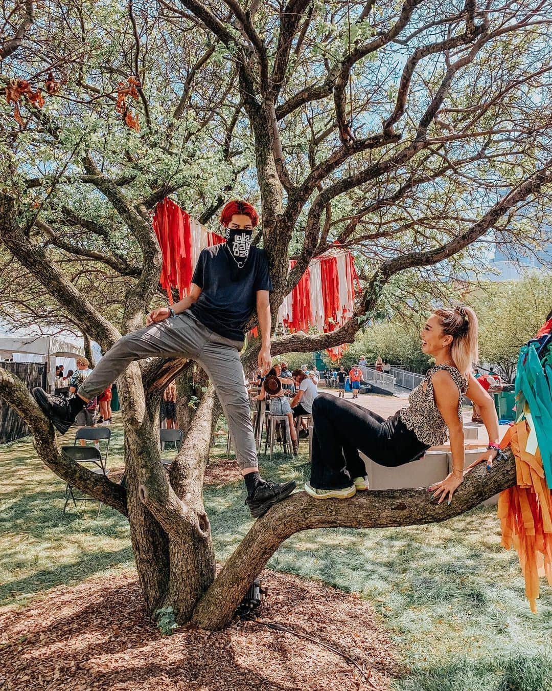 植野有砂さんのインスタグラム写真 - (植野有砂Instagram)「Our last day in Chicago & @lollapalooza !! Thank you so much for having us @americaneaglejp 😭❤️ we had so much fun !! 本日シカゴラストデー！最後まで楽しむぞ😻私も @mmkemio も全身 @americaneaglejp です✌🏼#AExME #ad」8月5日 12時34分 - alisaueno