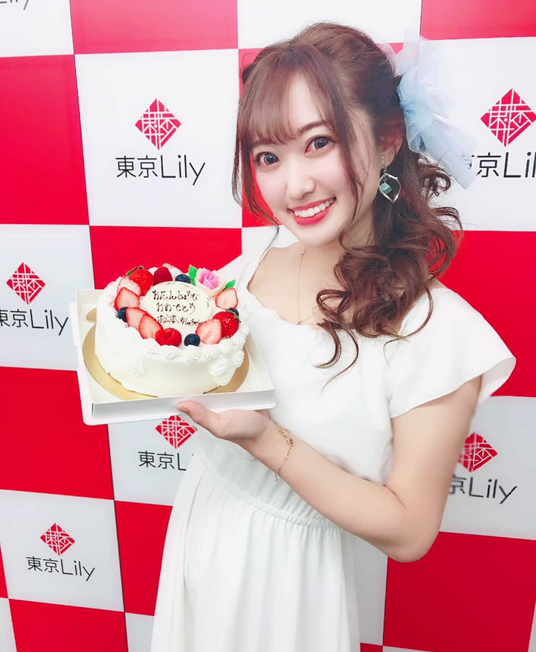 のインスタグラム：「❤️💓❤️💓❤️. * 昨日8/4ゎ🌈東京lily撮影会🌈. ありがとうございました🙇‍♀️💕‼️. お久しぶりにお会いした方々も沢山で. すっっごく嬉しかったし楽しかった🤣💕💕. present🎁cake🎂まで. ありがとうございます(´°̥̥̥̥̥̥̥̥ω°̥̥̥̥̥̥̥̥｀). * 気付けばもう立派な大人の歳ですが. やりたいことが少しでもあれば. 何でも挑戦していこうと思います💓❤️💓. 今しか出来ないことを…♡♡♡. 【松本ゆん】をよろしくお願い致します‼️. #idol #birthday #happybirthdaytome #me #thankyou #follow #followme #l4l #asiangirls #japan #グラビア #アイドル #恵比寿マスカッツ #ゆんぬふるーる #松本ゆん #撮影会 #生誕祭 #ありがとう #좋아요 #소통 #팔로우 #팔로미 #인친환영 #먹스타그램 #패션스타그램 #셀카 #얼스타그램 #셀피그램 #머리스타그램」