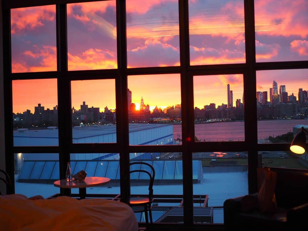 林弓束さんのインスタグラム写真 - (林弓束Instagram)「ブルックリンからの マンハッタンの景色。 夕景と夜景🌆🌃 #yzktrip」8月5日 13時42分 - hayashiyuzuka
