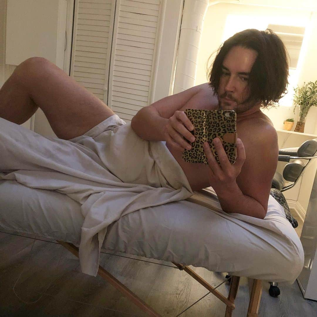 ポール・ノートンさんのインスタグラム写真 - (ポール・ノートンInstagram)「@leobypaulnorton AFTER DARK, just had the most relaxing massage (might delete later)」8月5日 13時39分 - paulnortonhair