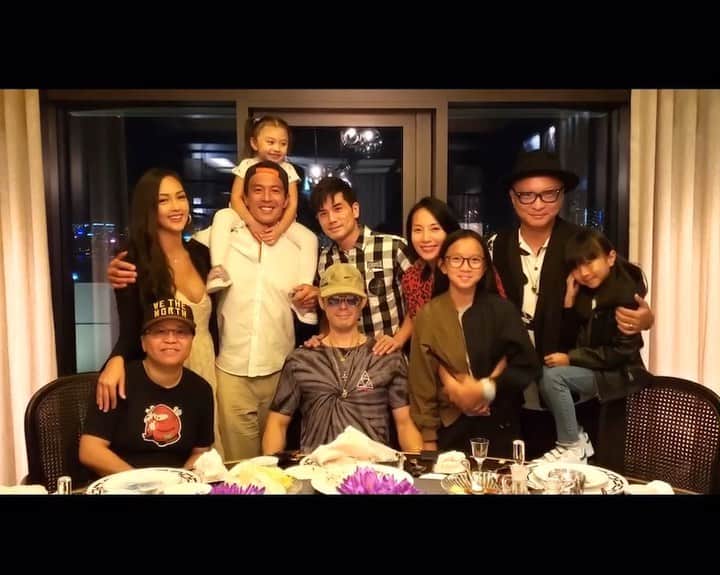 呉建豪のインスタグラム：「Enjoyed the unplanned typhoon, it allowed me to have an early bday celebration w/da HKfam! Thank you from the bottom of my heart. Appreciate the accommodations @rosewoodhongkong rooms are amazing! #TheManorclub is now my fav spot♟, not to mention the food @thelegacyhousehk... superb~ Excited to coming back! #blessingsonblessings #Godisgood #theoffice #waitforit #latergram」