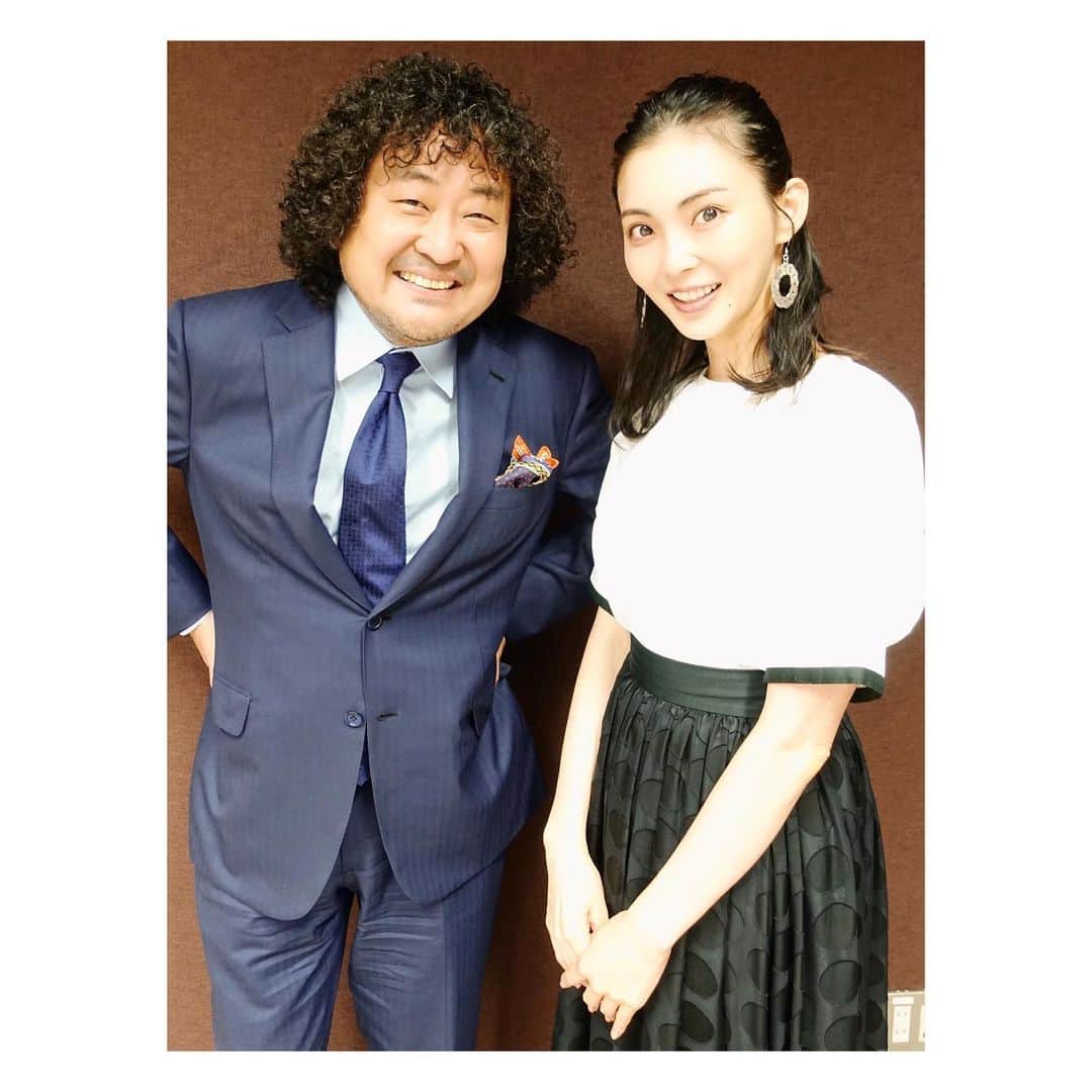 押切もえさんのインスタグラム写真 - (押切もえInstagram)「YANASE plaisir📖 葉加瀬太郎さんと対談させていただきました。 相変わらず面白くて、情熱的で素敵でした。 #葉加瀬太郎 さん #対談 #yanase #plaisir #衣装全身は2枚目に」8月5日 14時28分 - moe_oshikiri