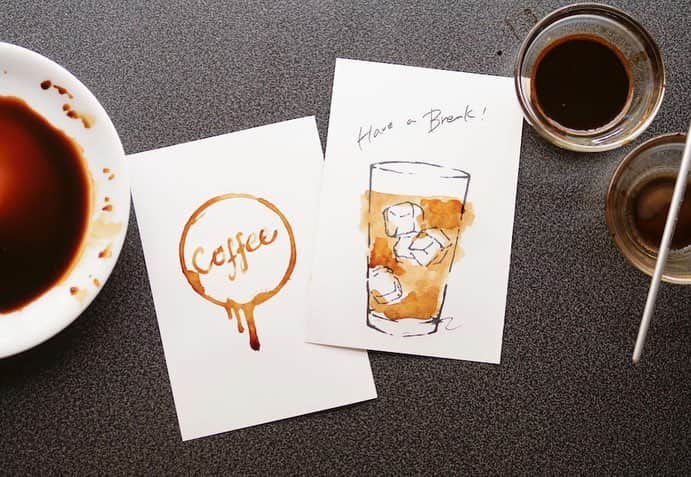 NEXTWEEKENDさんのインスタグラム写真 - (NEXTWEEKENDInstagram)「【新着コラム】 コーヒーをインクに絵を描いたり、 紙や布をコーヒーで染めてヴィンテージ風にしたり。  @gartencoffee のコラム「#コーヒーと小さな野心」では 味わうだけじゃないコーヒーの楽しみ方をご紹介中。  淹れすぎて余ってしまったコーヒーや、インスタントコーヒーを使って手軽に作ることが出来ますよ☕️ ぜひこの夏自由研究気分で楽しんでみてくださいね。 How toは @nextweekend_jp WEBサイトより。  #コーヒー染め #コーヒーインク #コーヒー好き #今日の小仕事 #ややワイルド #gartencoffee Writer : @ino_asami」8月5日 14時29分 - nextweekend_jp