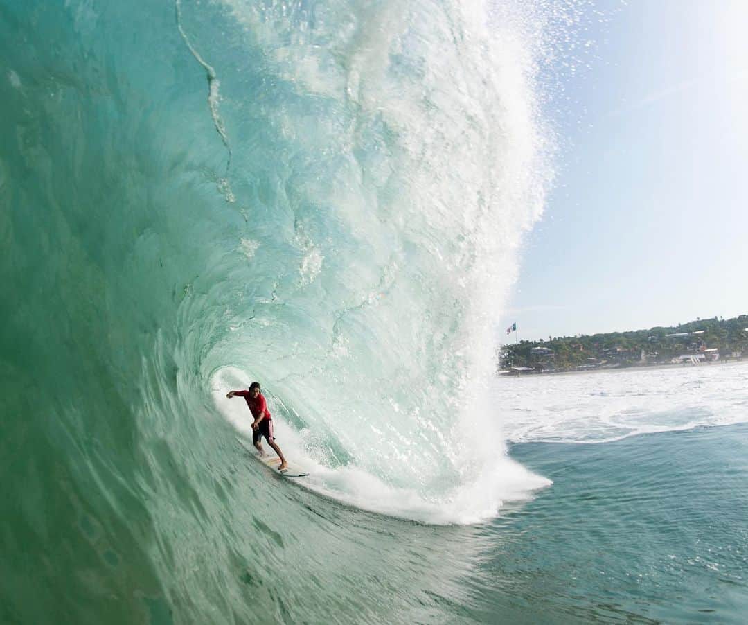 surflineさんのインスタグラム写真 - (surflineInstagram)「@dcadenasurf, last week at Puerto. 📷: @mateusswerneck」8月5日 14時43分 - surfline