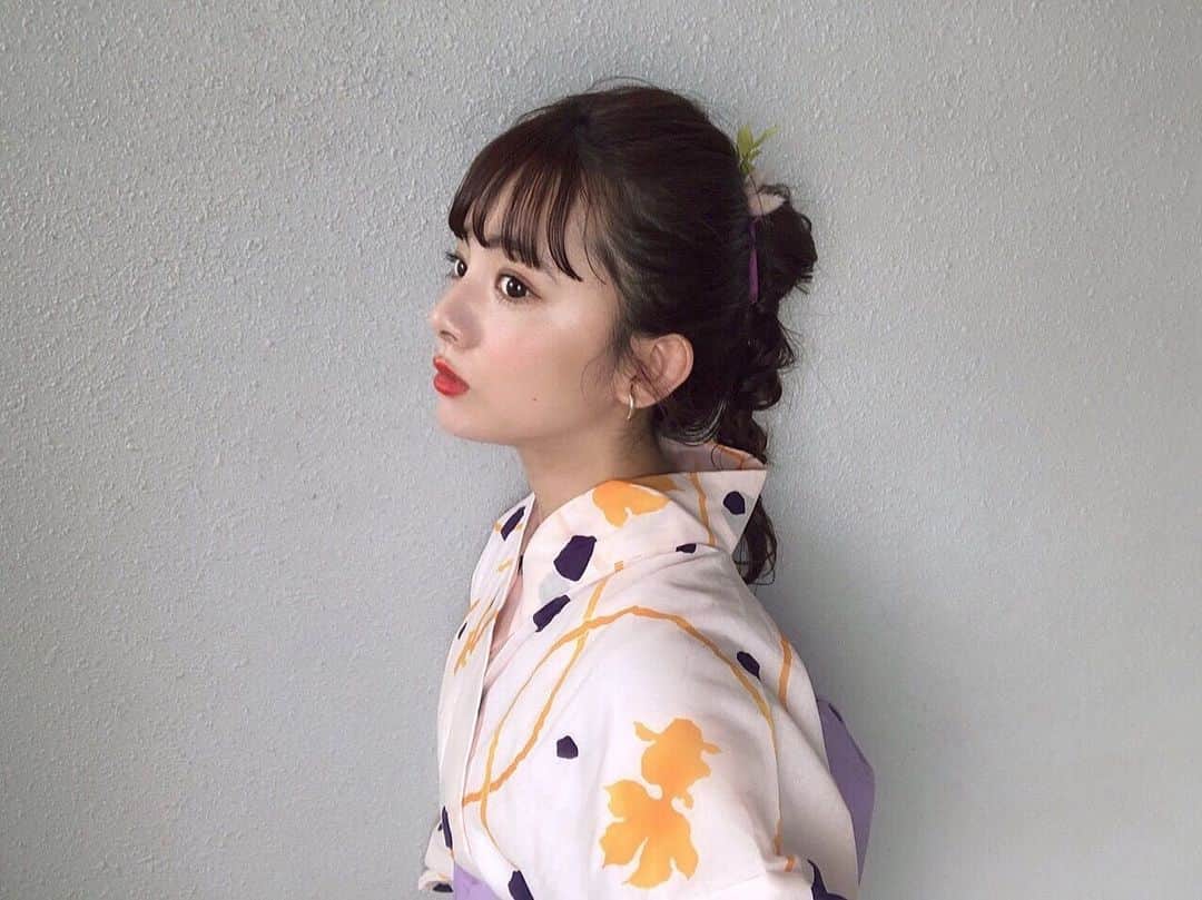 横山紗弓さんのインスタグラム写真 横山紗弓instagram ㅤ 今回はちょっと個性的に ずっとやってみたかった髪型と Ohkini Kimono さんの浴衣です 金魚柄って最強 浴衣 浴衣ヘアアレンジ ヘアアレンジ 8月5日 14時48分 1129sym