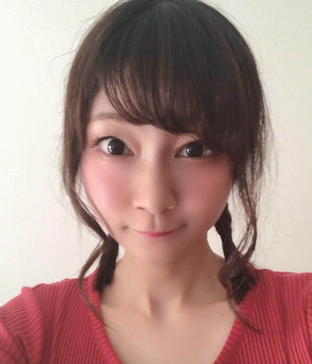 ヒラヤマンのインスタグラム：「三つ編み。 #お腹痛い #漏れそう」