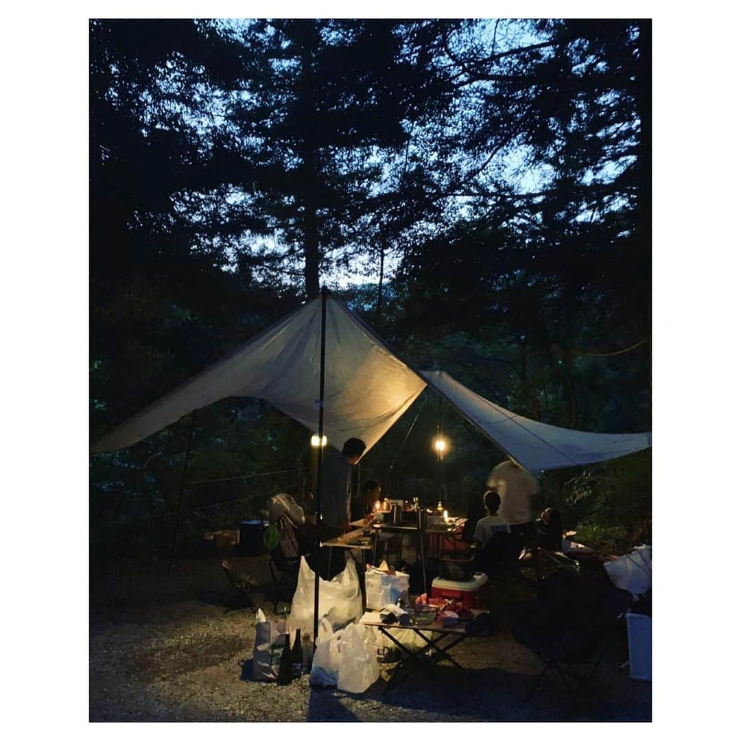 二ノ宮和佳子さんのインスタグラム写真 - (二ノ宮和佳子Instagram)「Weekend Camp⛺️ たーくさん遊び、笑い、食べ、飲みました。 子供たちは、川遊び、虫取り、スイカ割り、ナイトパーティと、自然の中を大満喫。 疲れ果てて眠る顔が可愛かったな♡ みんなありがとー また、行こうねー  #camp #夏休み #スイカ割の前に香りを嗅ぐヒト」8月5日 15時18分 - wakako.ninomiya