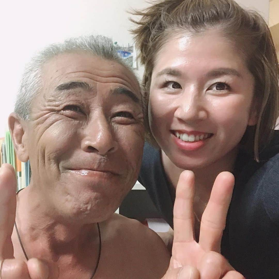 藤井瑞希さんのインスタグラム写真 - (藤井瑞希Instagram)「・ ・ 31歳になりました🥰 ・ ・ 沢山のメッセージありがとうございました💛 ・ ・ 沢山の人に支えられ、今があることを忘れず、周りの方に少しでも何か返していけるよう、日々努力をして過ごしていきたいです🥺 ・ ・ いつも1番の味方でいてくれる家族には、ありがとうを伝えよう。 ・ ・ 幸せ❤️❤️❤️ ・ ・ #mybithday #19880805 #31 #感謝」8月5日 20時46分 - bdmntnfujiimizuki