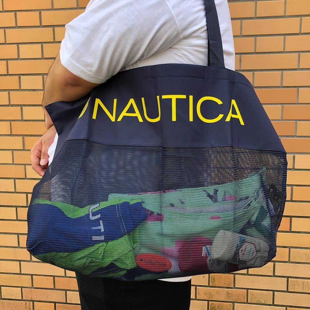 GROW AROUNDさんのインスタグラム写真 - (GROW AROUNDInstagram)「NAUTICA トートバック⛱  たくさん量が入るので使い勝手がいいです🙆🏾‍♂️🙆🏾‍♂️ #nautica  #growaround」8月5日 15時18分 - growaround