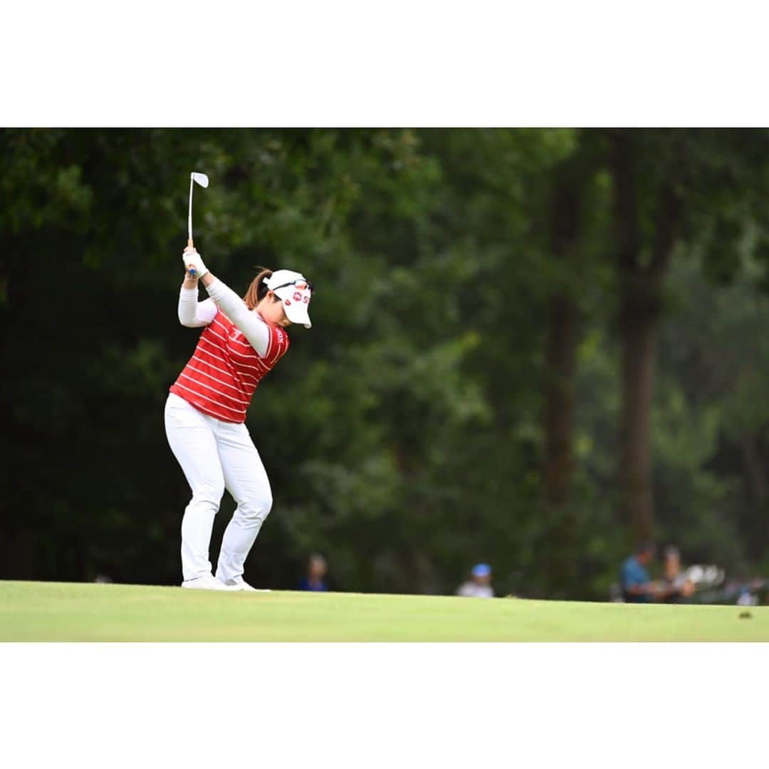 モリヤ・ジュタヌガーンのインスタグラム：「5th major ✅  Biggest thank to AIG for believing in our tour and hosting such a world class event. So much fun at the #AIGWBO. Huge congrats to Hinako Shibuno for winning on your first event out here and @jeeno.jat, my playing partner for the last two rounds for winning the Silver Salver award again! Next stop : Scottish Open. : #LPGA #momoriya #SCG #BETAGRO #KBank #iconsiam #amazingthailand #JDXMultisports #iFLYthai #COTTO」