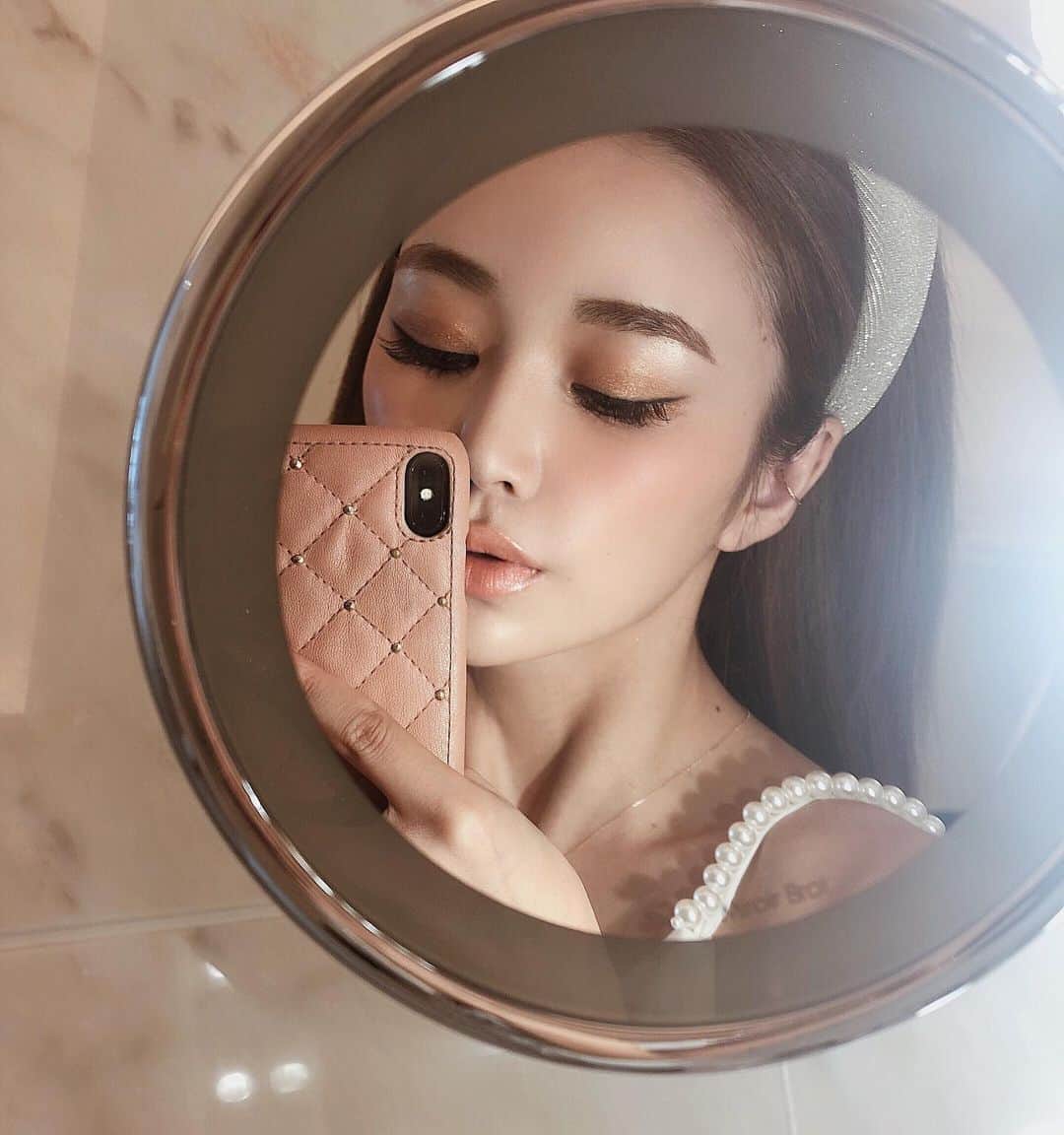 梯真奈美さんのインスタグラム写真 - (梯真奈美Instagram)「𝑚𝑖𝑟𝑟𝑜𝑟 🦋✨ #makeup #selfie #selfmakeup」8月5日 16時00分 - official_manami