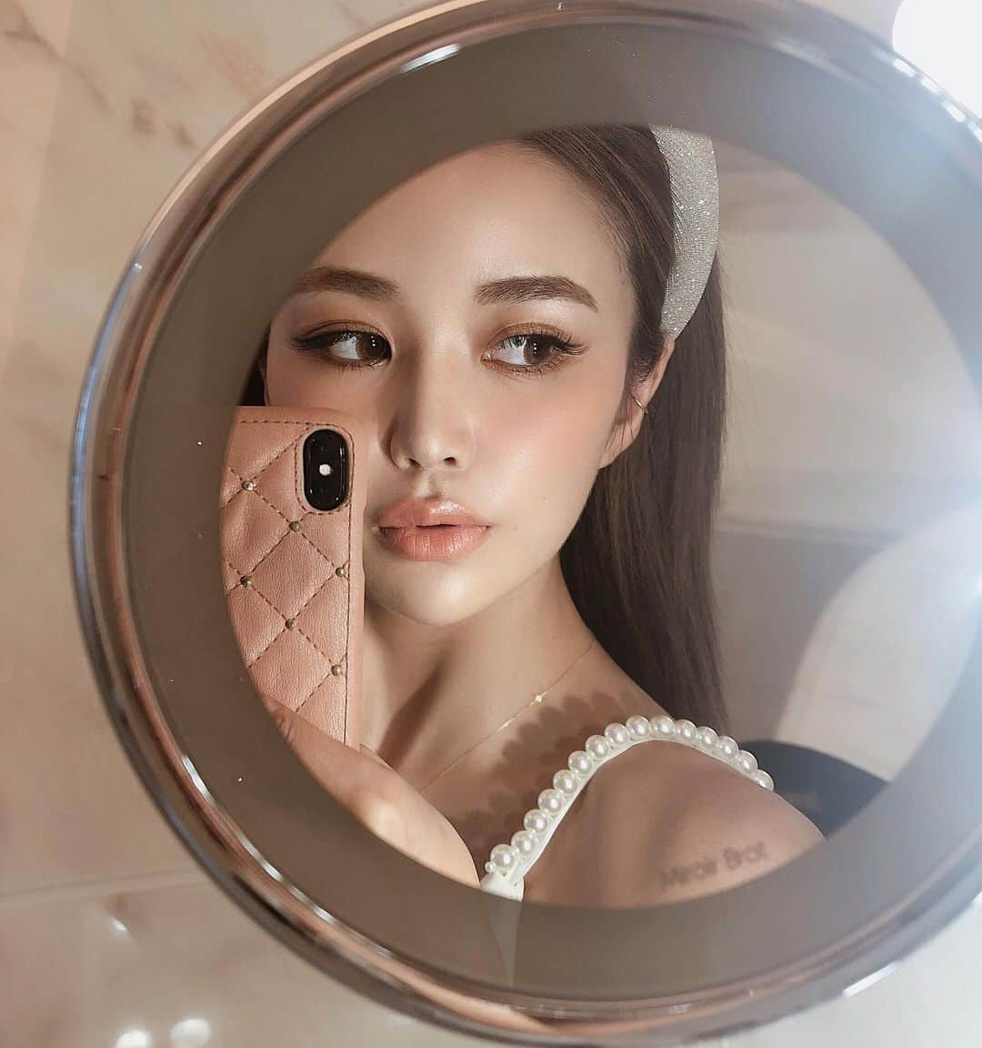 梯真奈美さんのインスタグラム写真 - (梯真奈美Instagram)「𝑚𝑖𝑟𝑟𝑜𝑟 🦋✨ #makeup #selfie #selfmakeup」8月5日 16時00分 - official_manami