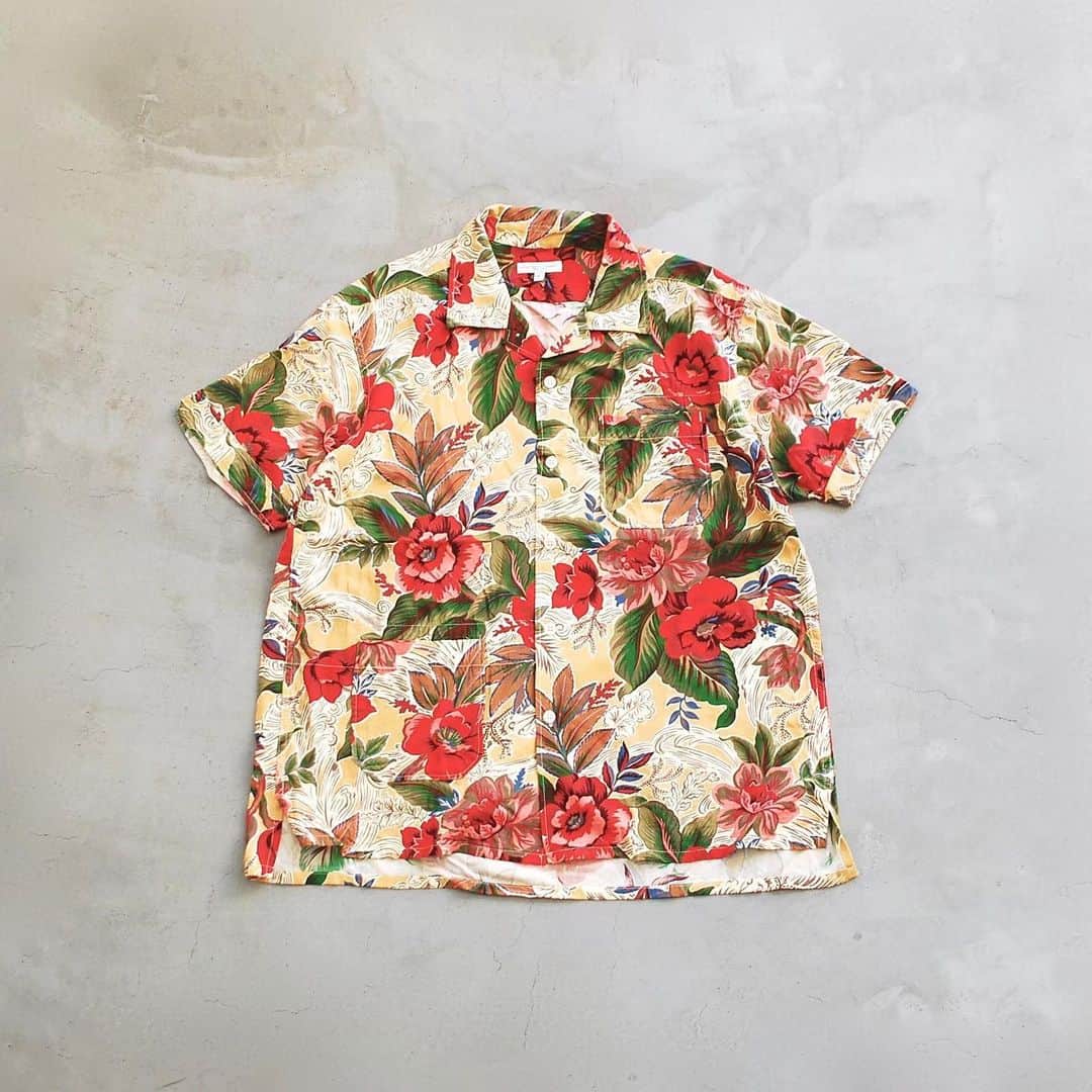 wonder_mountain_irieさんのインスタグラム写真 - (wonder_mountain_irieInstagram)「_ Engineered Garments / エンジニアードガーメンツ "Camp Shirt -Hawaiian Floral-" ¥30,240- _ 〈online store / @digital_mountain〉 http://www.digital-mountain.net/shopdetail/000000009060/ _ 【オンラインストア#DigitalMountain へのご注文】 *24時間受付 *15時までのご注文で即日発送 *1万円以上ご購入で送料無料 tel：084-973-8204 _ We can send your order overseas. Accepted payment method is by PayPal or credit card only. (AMEX is not accepted)  Ordering procedure details can be found here. >>http://www.digital-mountain.net/html/page56.html _ #NEPENTHES #EngineeredGarments #ネペンテス #エンジニアードガーメンツ cap→ #kijimatakayuki ￥12,960- pants→ #nigelcabourn ￥31,320- watch→ #nigelcabourn ￥31,320- _ 本店：#WonderMountain  blog>> http://wm.digital-mountain.info/blog/20190802/ _ 〒720-0044 広島県福山市笠岡町4-18  JR 「#福山駅」より徒歩10分 (12:00 - 19:00 水曜定休) #ワンダーマウンテン #japan #hiroshima #福山 #福山市 #尾道 #倉敷 #鞆の浦 近く _ 系列店：@hacbywondermountain _」8月5日 15時59分 - wonder_mountain_