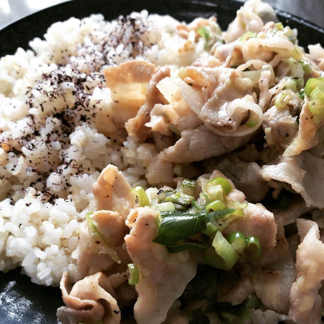 佐藤祐基さんのインスタグラム写真 - (佐藤祐基Instagram)「パワー飯。  #俺飯 #豚バラねぎ塩 #ワンプレート #いってきます」8月5日 16時07分 - sa_too222