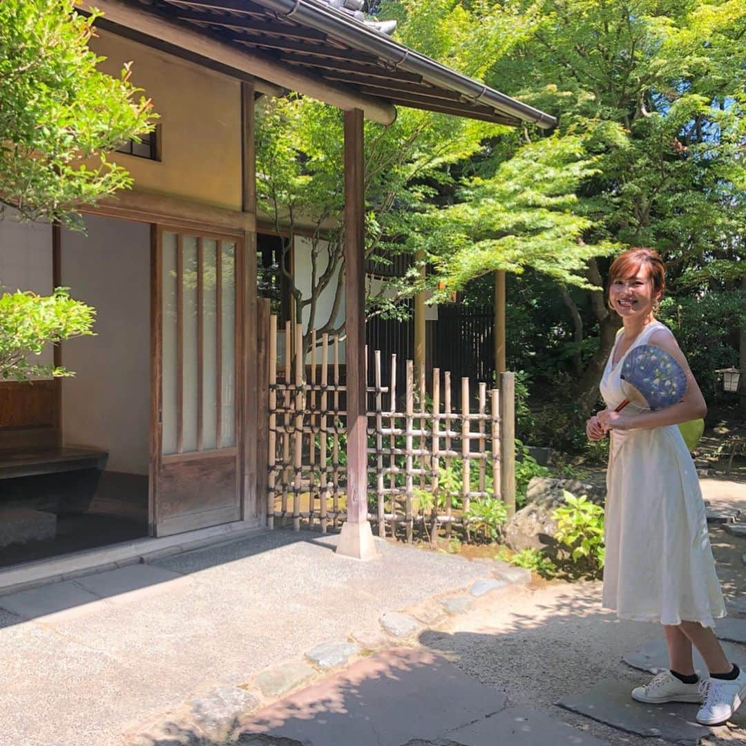 Hiroe Hiranoさんのインスタグラム写真 - (Hiroe HiranoInstagram)「晴れ日和🌞❤️最高な１日に。 北鎌倉へ🌳ここすごく好きだ☺️ なんていうかLAに初めて降り立った瞬間に、 ここ前にも来た事あるかもって思えた感覚と同じ気持ちに🌱 . 何かご縁があったのかなーぁ。 と早くも北鎌倉の魅力にハマってます。 葉山から近いし、訪れる事になりそう。 涼しくなったらハイキングコースもあるしお寺巡りしたい🌳 . 御朱印もいただきました⭐️ 北鎌倉の旅つづく、、、。 . #北鎌倉 #日本 #文化 #鎌倉 #hapan #japaneseculture #traditional #greenbluesky #wonderfulday」8月5日 16時20分 - hiroe_hirano