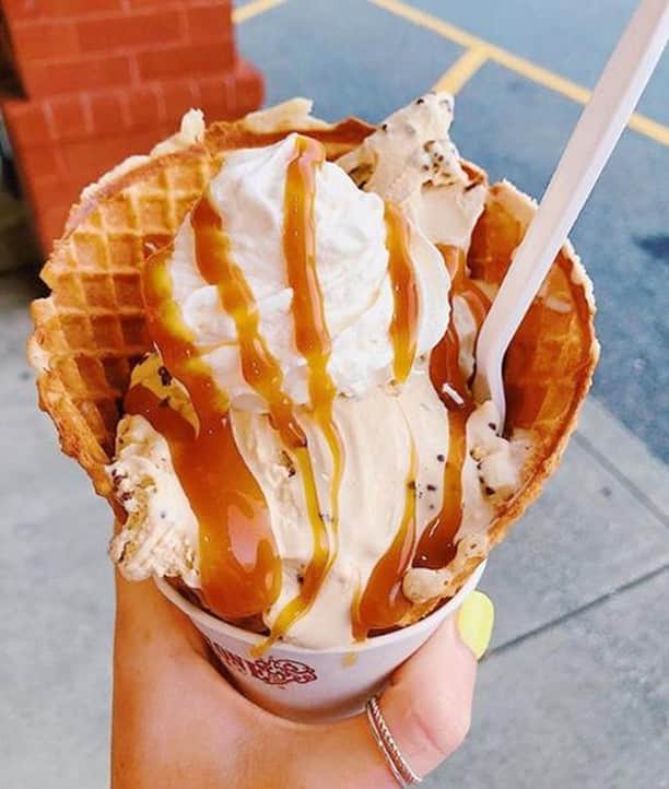 コールド・ストーン・クリーマリーのインスタグラム：「When your sweet treat is aesthetically pleasing 😍 📷: @foodaholicny」