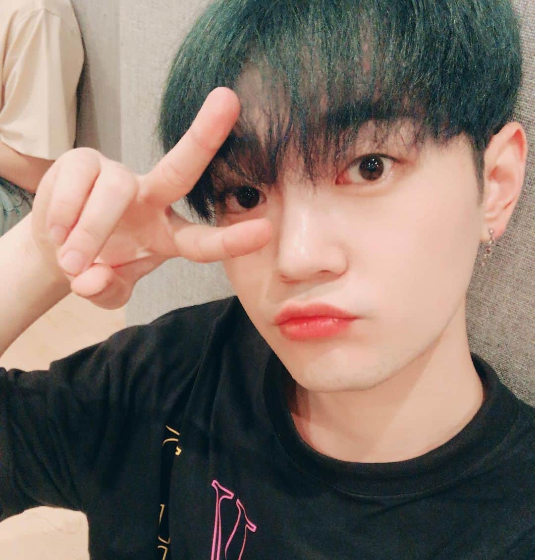 UP10TIONさんのインスタグラム写真 - (UP10TIONInstagram)「🥰 #업텐션 #UP10TION#Bitto#연습실 #비토」8月5日 16時41分 - u10t_official