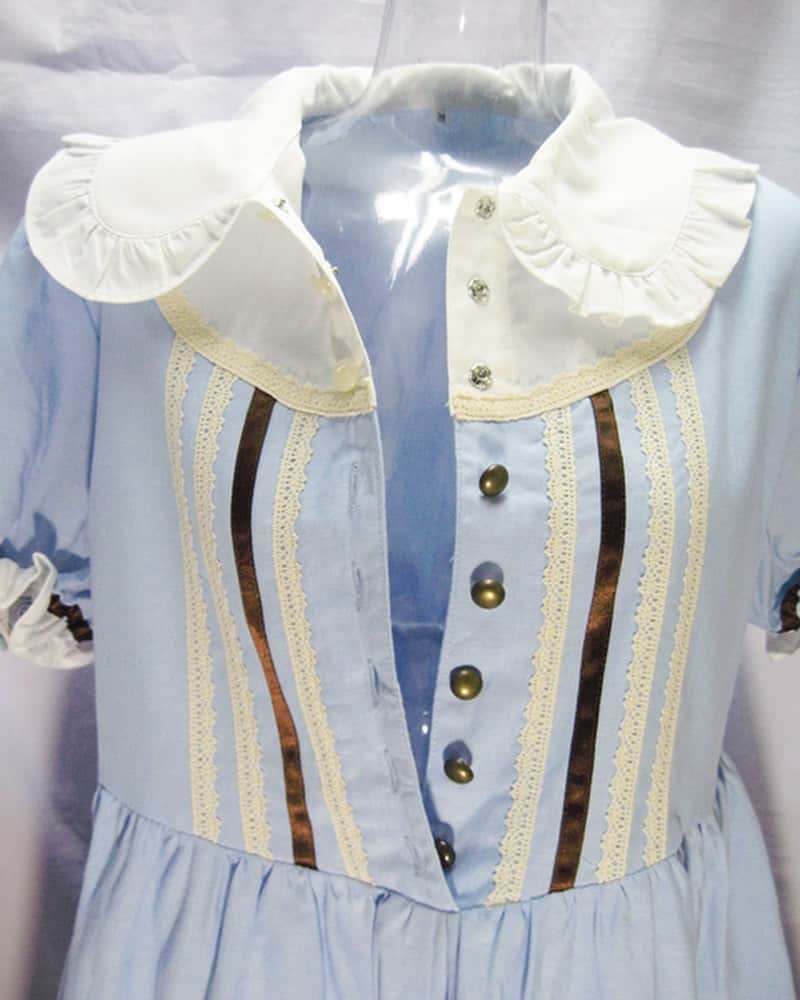 コスメイトプラスさんのインスタグラム写真 - (コスメイトプラスInstagram)「【コスメイトオリジナル】 ミニ丈フリルワンピース👗 . ソフトなダンガリー生地を使用したミニ丈ワンピースです！ . 丸い衿、胸元のレース、袖口とスカート裾の フリルなど可愛いディテールがいっぱいです！ . ○上半身の前部分がボタンで開閉致します。 . ○後ろの腰部分ゴム入り。 . ○裏地は付いておりません。 . 日本製 . 【素材】綿100% . 【サイズ】M（肩幅39cm/バスト～88cm/ウエスト～70cm/着丈72cm） . 4L（肩幅45.5cm/バスト～106cm/ウエスト～90cm/着丈79cm） . ※若干の誤差はご了承ください。  #コスメイト #cosmate  #costume #cosplay #コスプレ #秋葉原 #akihabara #subculture  #新宿 #shinjuku #tokyo  #ミニ丈フリルワンピース  #onepiece #dress #かわいい #kawaii #instagood  #madeinjapan #高品質」8月5日 16時59分 - cosmateplus