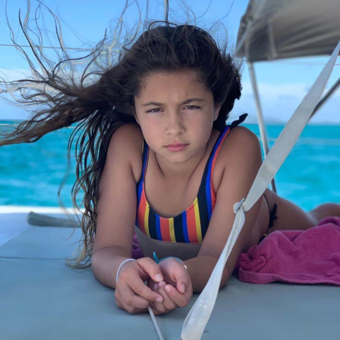 ソフィア・バルビのインスタグラム：「Feliz cumple a la Reina de la casa, sos tan unica hija, te deseo todo lo mejor que te pueda pasar en la vida! TE AMO HASTA el inifinito! 🎉🎊🎈🎁🎂9🎊🎈🎁🎂」