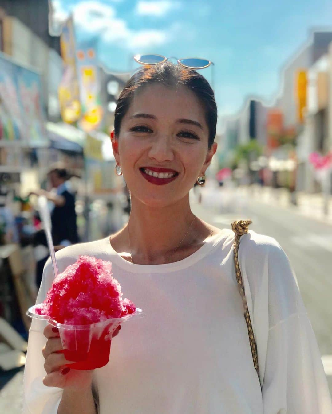 上原歩さんのインスタグラム写真 - (上原歩Instagram)「今年初かき氷🍧 秒で飲み物になりました メロンかイチゴでいつも悩むの☺︎ ・ #love #happy #matsuri #life #summer #instagood #祭 #かき氷」8月5日 17時14分 - ayumiuehara