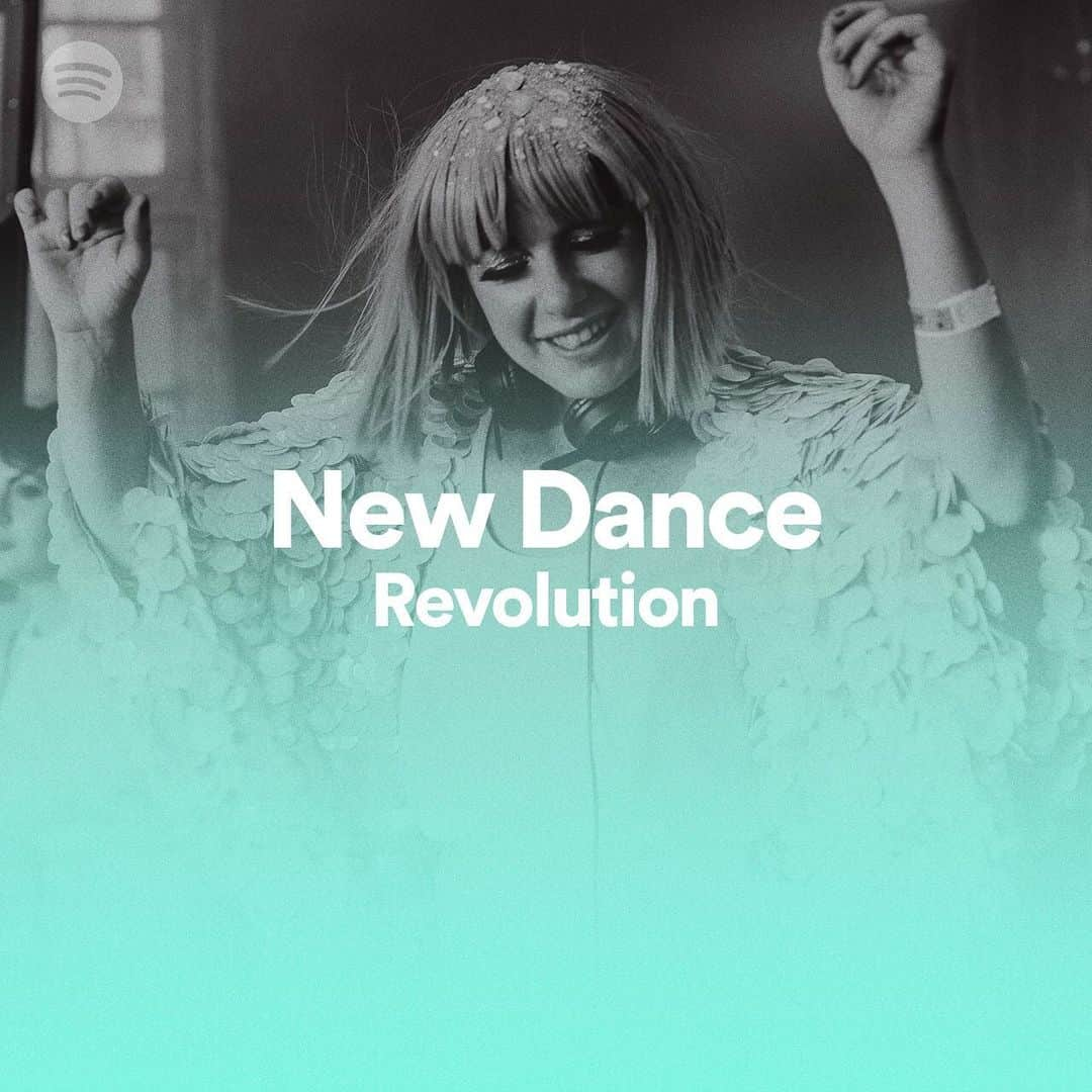 リトル・ブーツさんのインスタグラム写真 - (リトル・ブーツInstagram)「It’s me on the cover of #NewDanceRevolution this week! Thanks so much @spotify @spotifyuk @spotify.mx for all your support for ‘Jump’ and my new EP so far, as a totally independent artist and label it means a lot to know we are heard! If you haven’t already kickstart your week and listen to all four tracks from ‘Jump’ now streaming everywhere, link in bio 🤸‍♂️ . . . #newdancemusic #newdance #newmusic #newmusicmonday #mondaymotivation #electronicmusic #dancepop #housemisic #deephouse #disco #discohouse #electronicpop #electronicbeats #femaledj #femaleproducer #dancing #danceplaylist #spotify #spotifyuk #spotifyplaylist」8月5日 17時18分 - littlebootsmusic