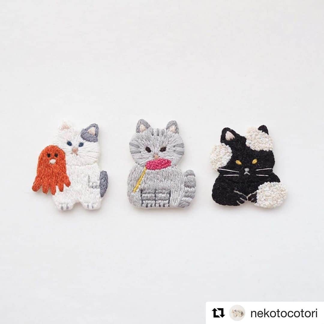 ねこさんのインスタグラム写真 - (ねこInstagram)「8月14日(水)から開催されるNEKONOBA in 大丸札幌店に、 @nekotocotori さんのキャワイイ刺繍ブローチも並びます❤️ 商品名も本当可愛くてね、、お越し頂ける方、是非商品名も一緒にお楽しみください🙈❣️ ちなみに1番右のねこは…「シャンプーをされて怒っている猫」です😂😂😂❣️💕 #Repost @nekotocotori with @get_repost ・・・ 北海道に行くブローチのご紹介。 まずは、目つきの悪い猫達。 : #刺繍 #手刺繍 #ハンドメイド #猫雑貨 #てづくり #猫 #handmade #ねこ #刺繍ブローチ #猫刺繍ブローチ #刺繍アクセサリー #embroidery #ブローチ #nekotocotori  #brooch」8月5日 17時29分 - neko_magazine