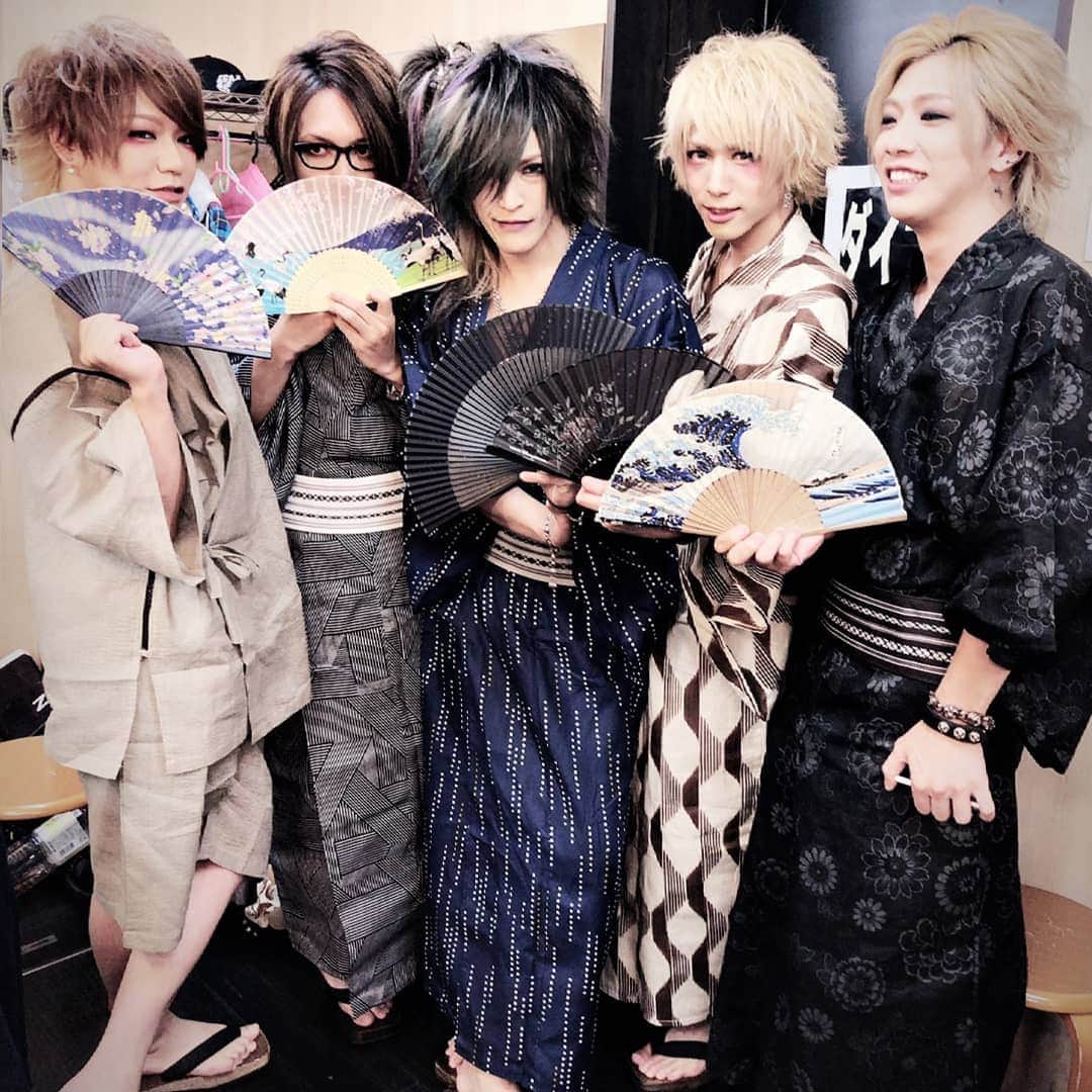 のインスタグラム：「れかば１部。  #浴衣れいかが買ってた #なにやるか教えとけ #安定のSMAP #れかちゃんおめでと #おまけのぁみちゃん笑」