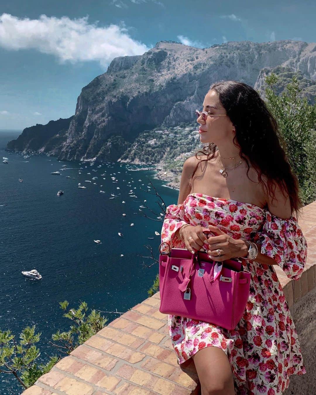 Tamara Kalinicさんのインスタグラム写真 - (Tamara KalinicInstagram)「Capri I love you even though my legs still shake from the amount of stairs I took #capri #birkin25 #rosepourpre」8月5日 17時31分 - tamara