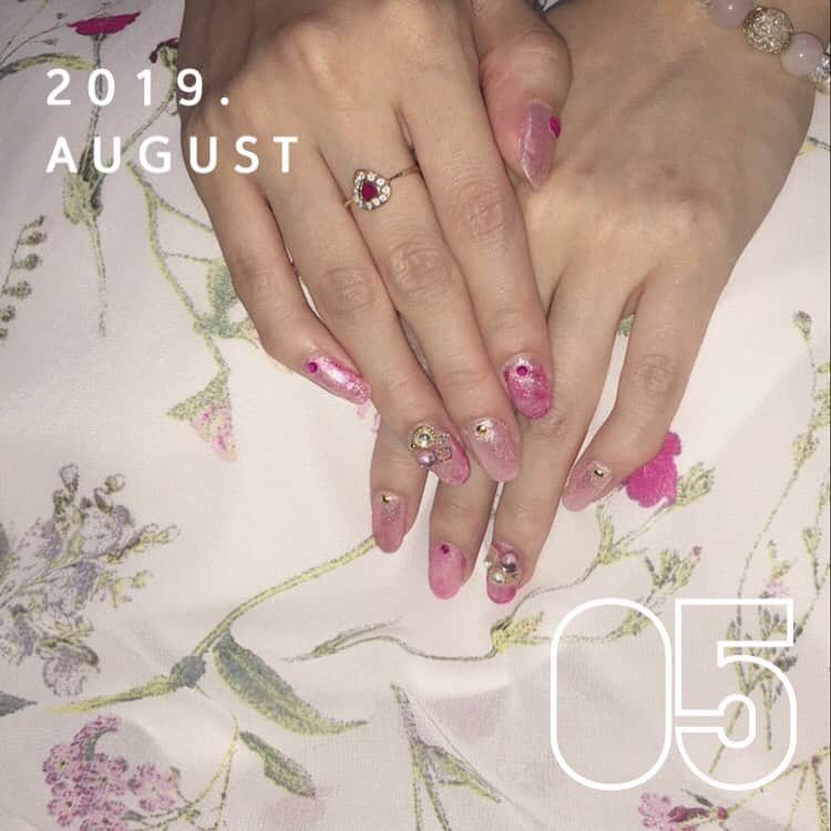 のインスタグラム：「#nail﻿ ﻿ キュートなpinkネイル💐 ﻿ #snowcam #snowアプリ #instagood #l4l﻿ #ねいる #ネイルサロン  #今日の記録  #お洒落さんと繋がりたい #インスタ加工 #photooftheday #8月 #ネイル #ネイルアート #pink #nailart #夏ネイル #ピンク」