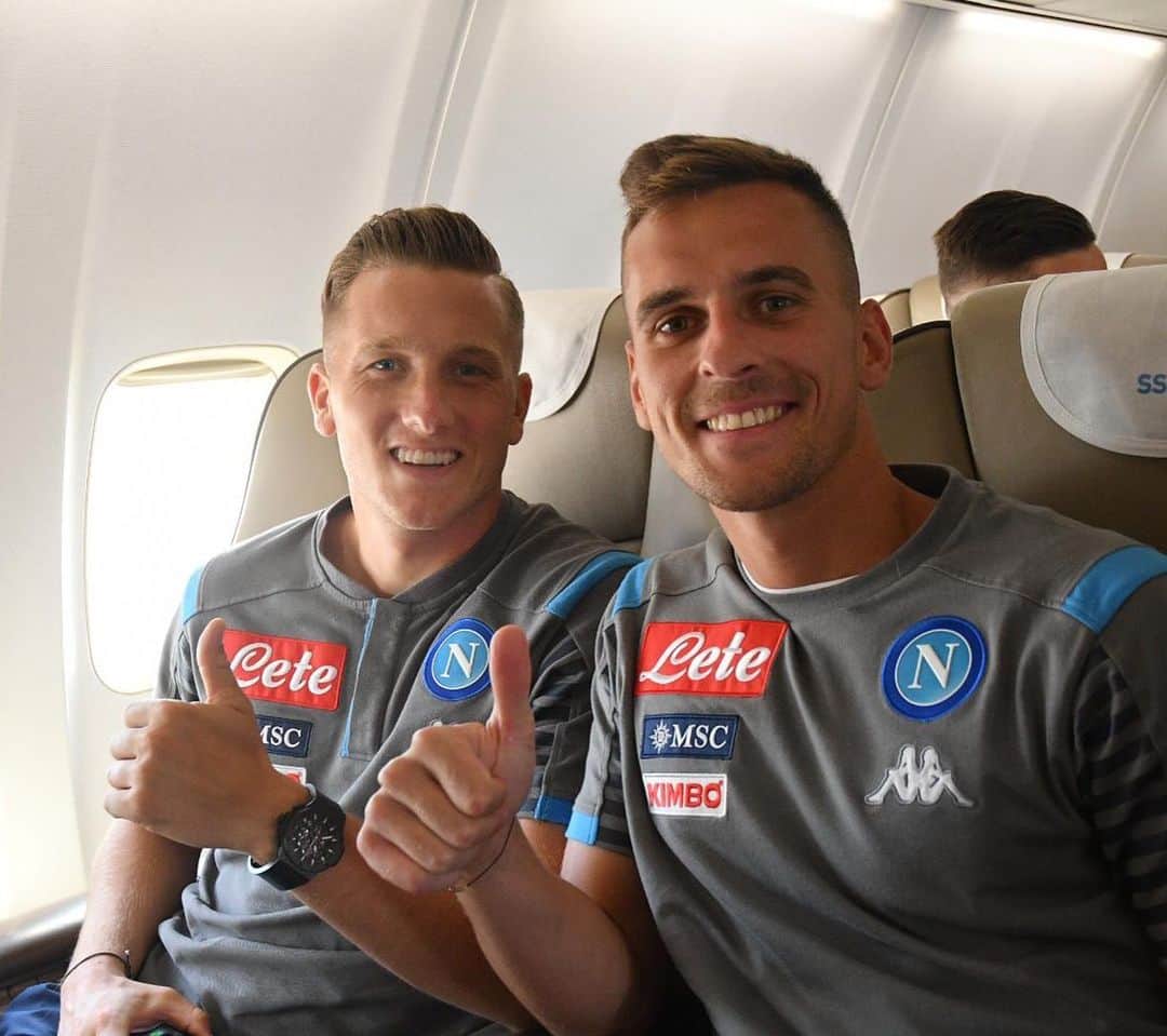 アルカディウシュ・ミリクのインスタグラム：「Miami 🇺🇸 here we come 🙌  #forzanapolisempre」