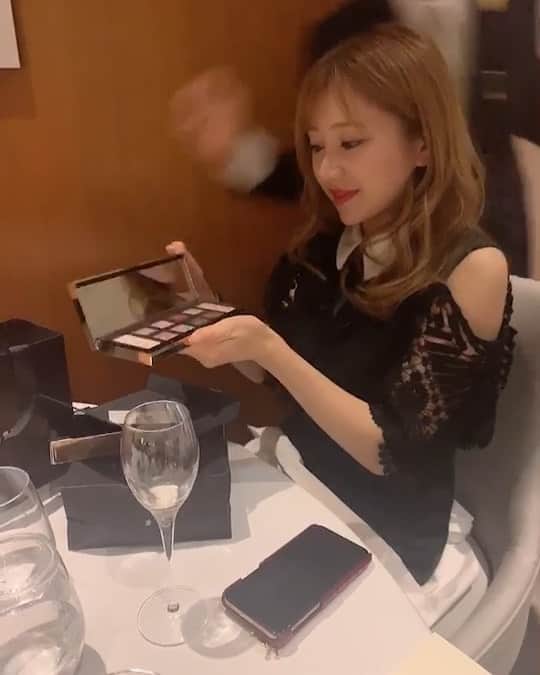 伴かなみのグルメインスタ