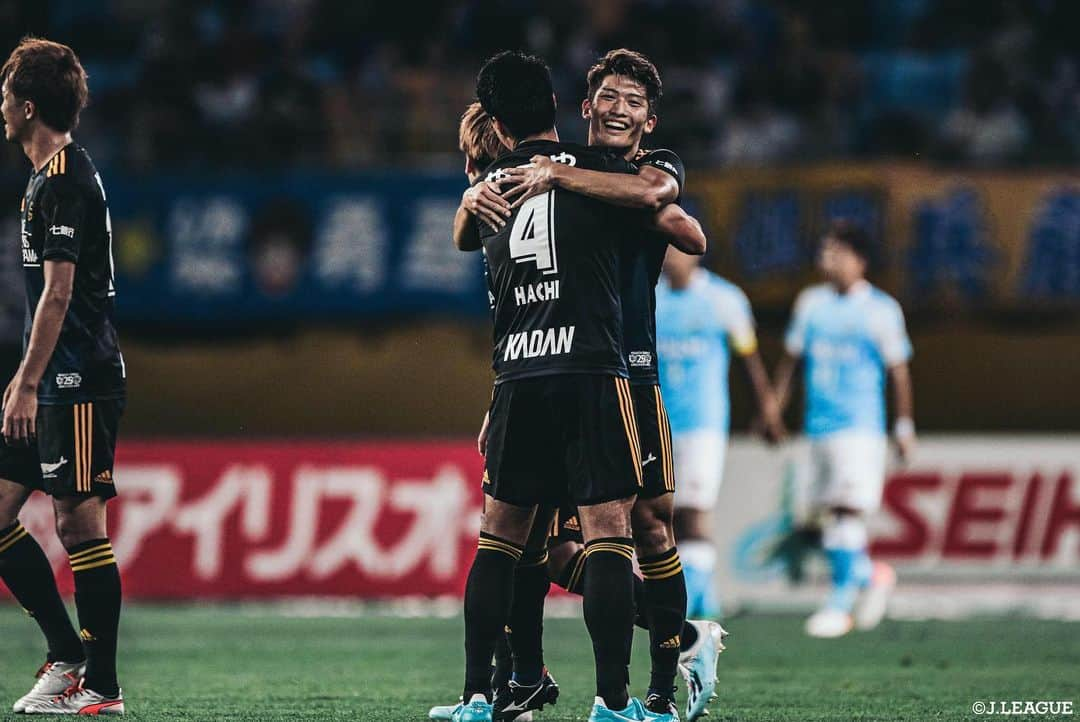 Ｊリーグさんのインスタグラム写真 - (ＪリーグInstagram)「Play Back JLEAGUE⚽️📸﻿ ﻿ 🏆#明治安田生命Ｊ１リーグ 第２１節﻿ 印象的なシーンをプレイバック🔥﻿ ﻿ #Ｊリーグ ﻿ #jleague﻿ ﻿ #湘南ベルマーレ #齊藤未月 #杉岡大暉 #大野和成﻿ #ガンバ大阪 #遠藤保仁﻿ #ベガルタ仙台 #道渕諒平 #蜂須賀孝治﻿ #ヴィッセル神戸﻿ #清水エスパルス﻿ #サンフレッチェ広島﻿ #川崎フロンターレ #齋藤学 #家長昭博﻿ #松本山雅FC #田中隼磨 #今井智基﻿ #浦和レッズ #関根貴大 #岩波拓也﻿ #サガン鳥栖 #金崎夢生﻿ #FC東京 #永井謙佑﻿ ﻿ #soccer #⚽️」8月5日 18時19分 - jleaguejp