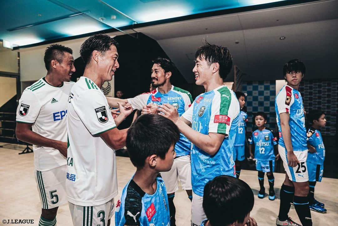 Ｊリーグさんのインスタグラム写真 - (ＪリーグInstagram)「Play Back JLEAGUE⚽️📸﻿ ﻿ 🏆#明治安田生命Ｊ１リーグ 第２１節﻿ 印象的なシーンをプレイバック🔥﻿ ﻿ #Ｊリーグ ﻿ #jleague﻿ ﻿ #湘南ベルマーレ #齊藤未月 #杉岡大暉 #大野和成﻿ #ガンバ大阪 #遠藤保仁﻿ #ベガルタ仙台 #道渕諒平 #蜂須賀孝治﻿ #ヴィッセル神戸﻿ #清水エスパルス﻿ #サンフレッチェ広島﻿ #川崎フロンターレ #齋藤学 #家長昭博﻿ #松本山雅FC #田中隼磨 #今井智基﻿ #浦和レッズ #関根貴大 #岩波拓也﻿ #サガン鳥栖 #金崎夢生﻿ #FC東京 #永井謙佑﻿ ﻿ #soccer #⚽️」8月5日 18時19分 - jleaguejp