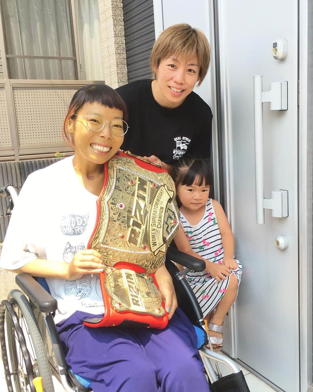 藤井惠さんのインスタグラム写真 藤井惠instagram 昨年末までburstで一緒に練習をしていて 今は休会中の茜ちゃん 癌が全身転移して春に余命1カ月の宣告を受けたけど 前に進む為頑張っています 朱加に福山に来たら茜ちゃんに会って欲しいとお願いしたらベルトを