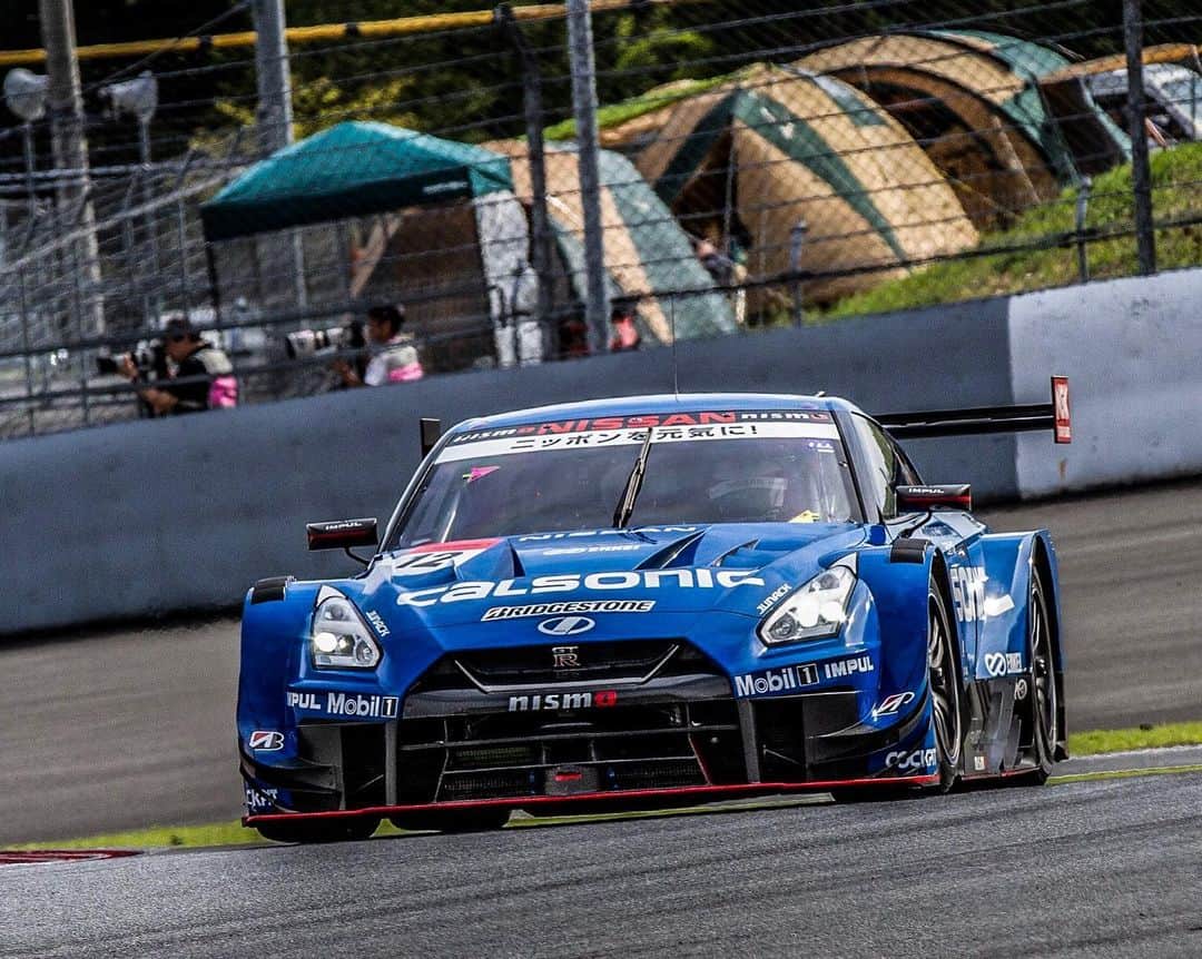 ジェームズ・ロシターのインスタグラム：「P12 to P5 yesterday. So much fun fighting back, great overtakes and respectful battles! @tomoki_nojiri thanks for the half a lap side by side battle 🙌🏼 Thank you to all the fans who came out and most of all to my team @impul_official and @nismo Looking forward to the next race already!」