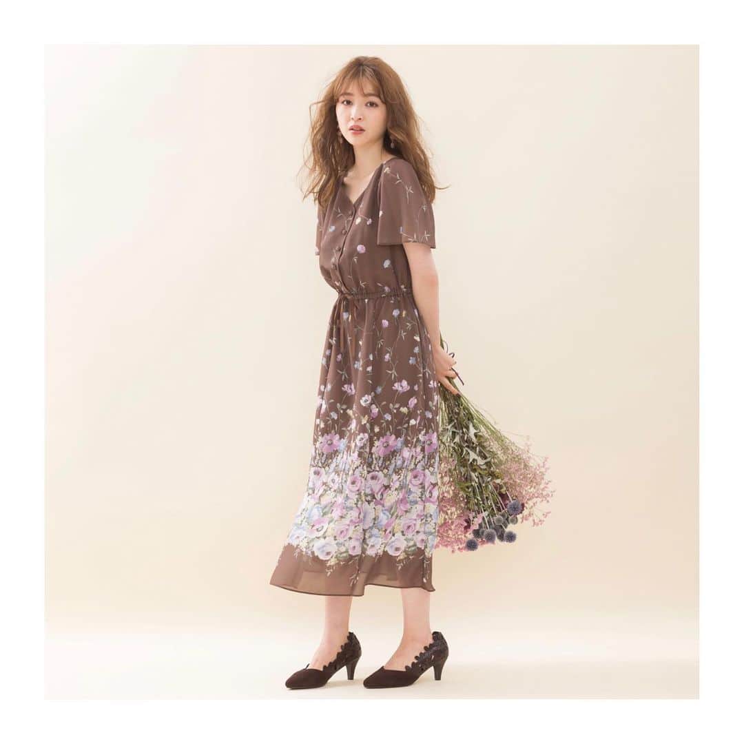 のインスタグラム：「・ ・ AUGUST LOOK ・ ・ ✴︎one-piece ¥17,000+tax ✴︎shoes ¥12,000+tax ・ ・ ・ #WILLSELECTION #ウィルセレクション  #上西星来 @seira_jonishi_tpd #リボンの日 #リボンの日2019」