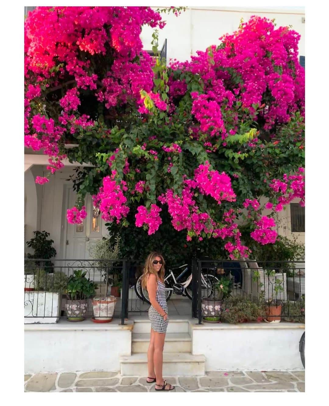 ニーナ・ガルシアさんのインスタグラム写真 - (ニーナ・ガルシアInstagram)「Living Bougainvilleas in full Bloom 💕🌞🇬🇷」8月5日 18時37分 - ninagarcia