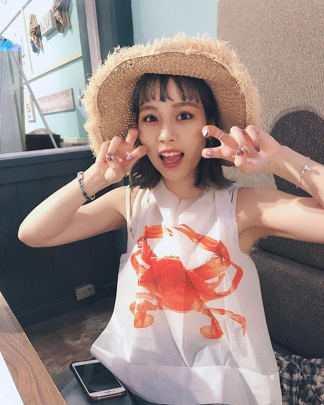 安中芙美さんのインスタグラム写真 - (安中芙美Instagram)「ㅤㅤㅤㅤㅤㅤㅤㅤㅤㅤㅤㅤㅤ ㅤㅤㅤㅤㅤㅤㅤㅤㅤㅤㅤㅤㅤ 家族旅行に行き先はグアムです🇬🇺 ㅤㅤㅤㅤㅤㅤㅤㅤㅤㅤㅤㅤㅤ twinsねートゥウィンズって 言われまくってます❤︎❤︎笑。 ㅤㅤㅤㅤㅤㅤㅤㅤㅤㅤㅤㅤㅤ 今日から3日間たくさん家族と過ごす☺️❤️」8月5日 18時58分 - fumitwinsworld