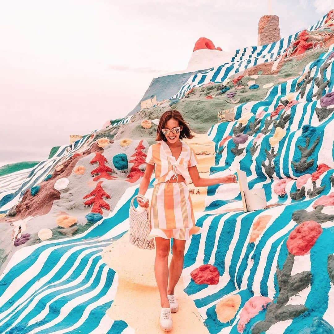 pomeloさんのインスタグラム写真 - (pomeloInstagram)「Pomelo Cover | A group of photos from @shuutravels The Singapore blogger likes to decorate his photos with colorful backgrounds.  You can learn more about how to take perfect selfies from her instagram. If you like selfies, her Instagram is worthy of your attention.  #pomelocamera #pomeloapp #photographer #background #photography #travel #sky #trip #bright #light #pomelocam #style」8月5日 18時59分 - pomelocam