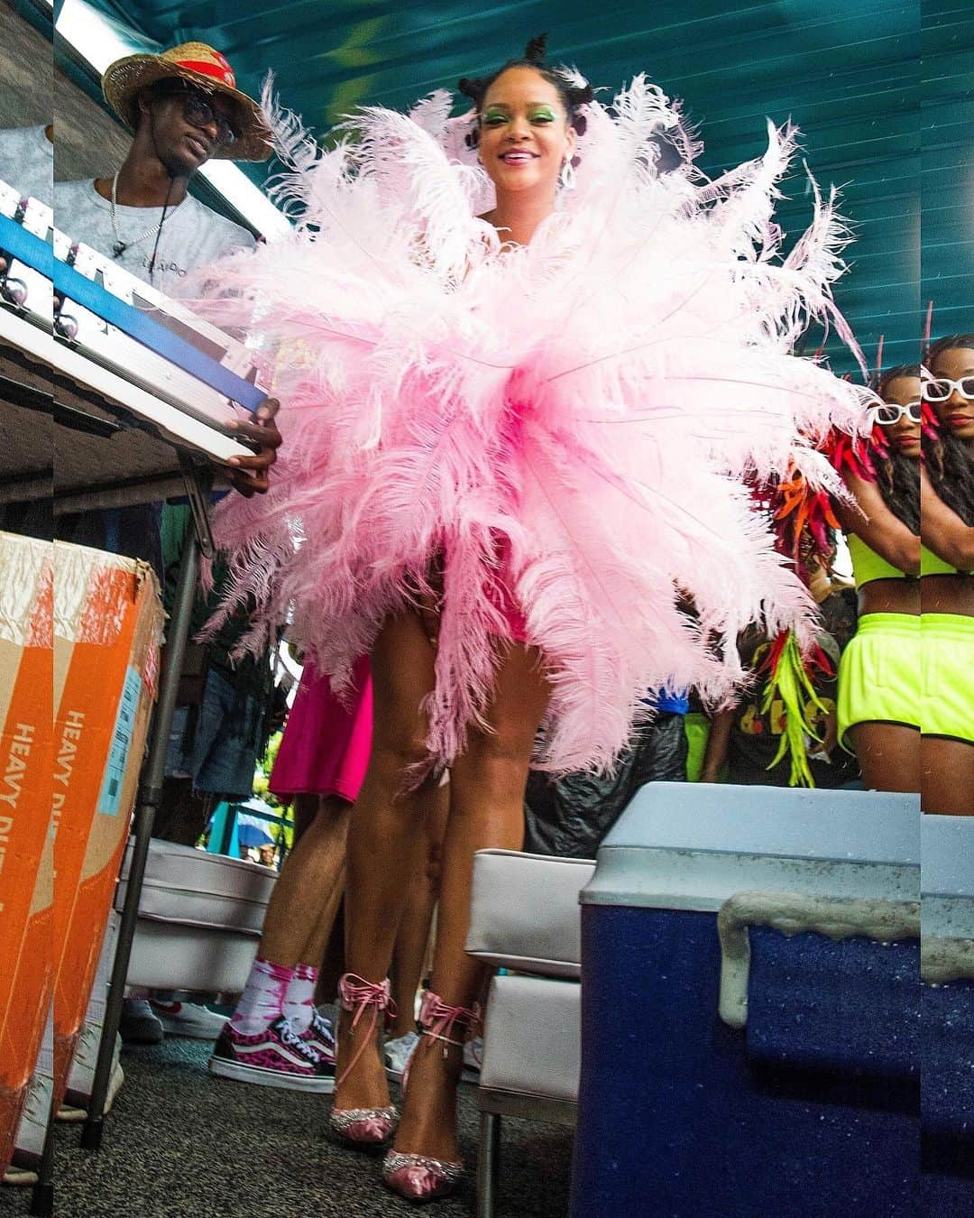 Just Jaredさんのインスタグラム写真 - (Just JaredInstagram)「Rihanna (@badgalriri) wows in a feathered dress while attending the Kadooment Day Parade in her hometown of Barbados! #Rihanna #KadoomentDay #CropOver Photos: Backgrid」8月6日 4時38分 - justjared