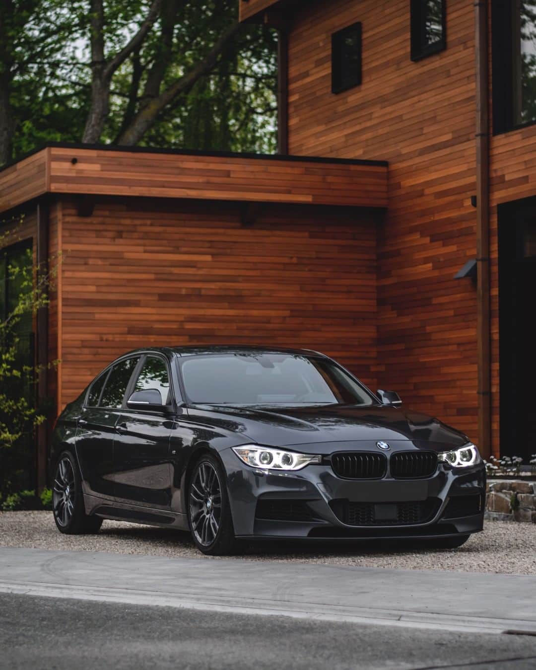 BMWのインスタグラム：「Something you never hide in a garage. The sixth generation of the BMW 3 Series Sedan. #BMW #3Series #BMWrepost @f30mg」