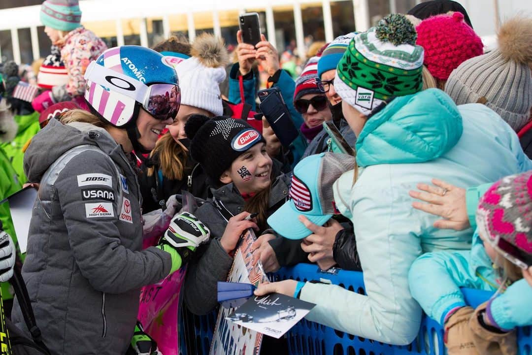 ミカエラ・シフリンさんのインスタグラム写真 - (ミカエラ・シフリンInstagram)「Guess what?! It’s time to mark your calendars - one of my favorite races on the @fisalpine calendar (@killingtonmtn‼️) is back Thanksgiving weekend, and tickets go on sale August 21 at 9am for the 2019 HomeLight Killington Cup. As always - general admission is FREE. I love competing at Killington...the fans are amazing and it’s the only opportunity we have to compete in front of family and friends, so it’s special!!👏🤗🎉 📷: @anseldickey/@sia_nordic  #beastworldcup」8月6日 5時03分 - mikaelashiffrin