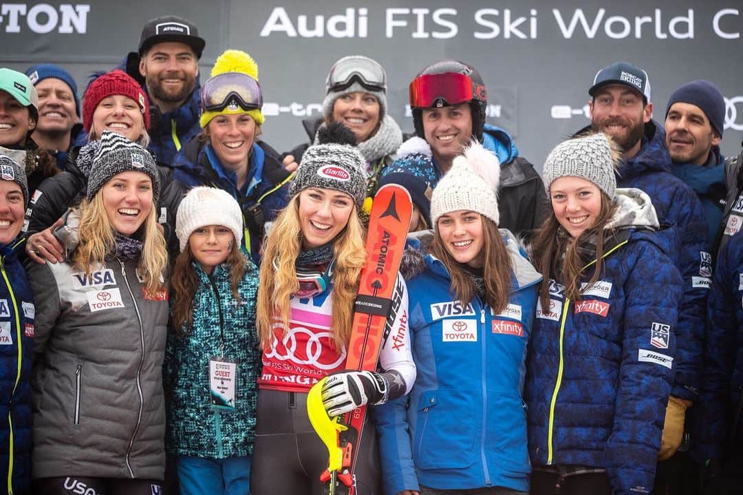 ミカエラ・シフリンのインスタグラム：「Guess what?! It’s time to mark your calendars - one of my favorite races on the @fisalpine calendar (@killingtonmtn‼️) is back Thanksgiving weekend, and tickets go on sale August 21 at 9am for the 2019 HomeLight Killington Cup. As always - general admission is FREE. I love competing at Killington...the fans are amazing and it’s the only opportunity we have to compete in front of family and friends, so it’s special!!👏🤗🎉 📷: @anseldickey/@sia_nordic  #beastworldcup」