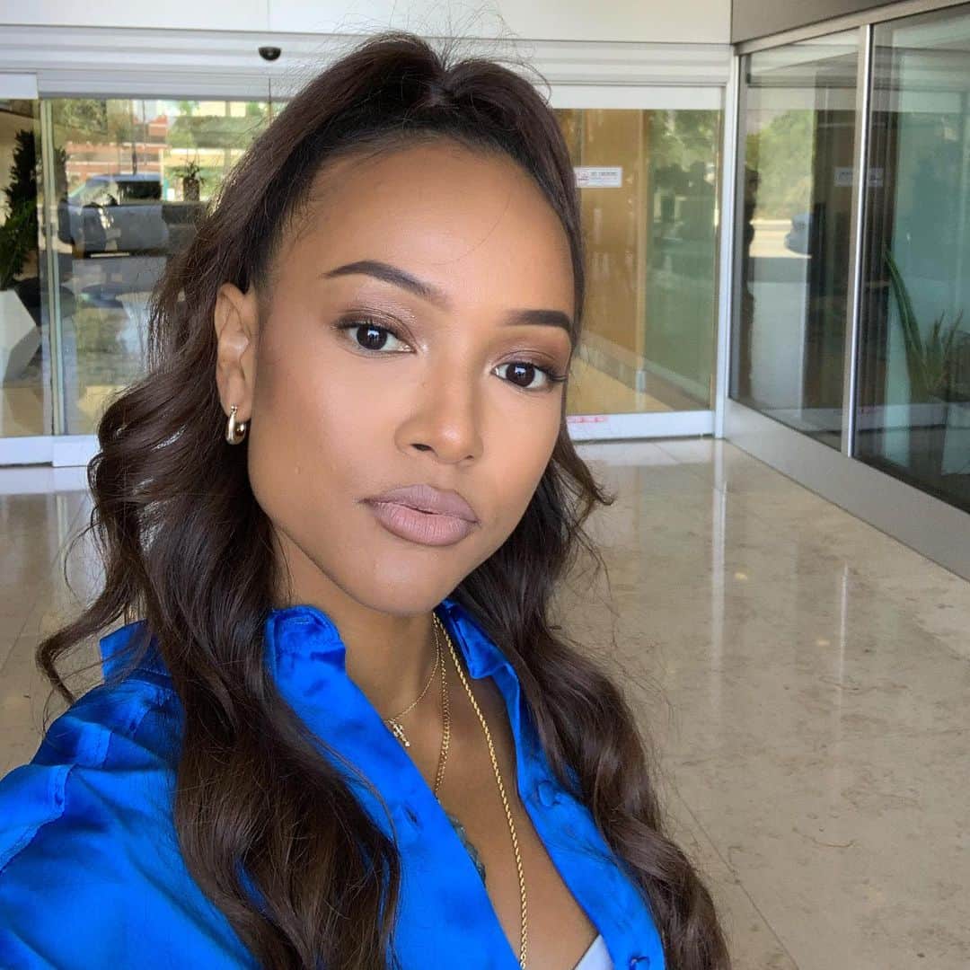 カルーシェ・トランさんのインスタグラム写真 - (カルーシェ・トランInstagram)「HAPPY MONDAY 💙」8月6日 5時31分 - karrueche